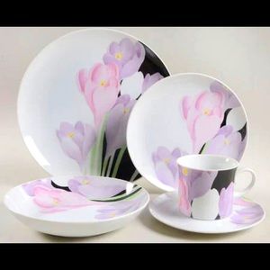 Vintage Mikasa Vogue Fine China 5 Piece Setting